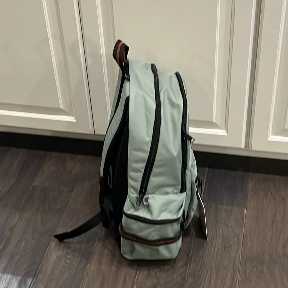 Adidas City Icon Backpack Book School Bag new fits 16” Laptop tech friendly